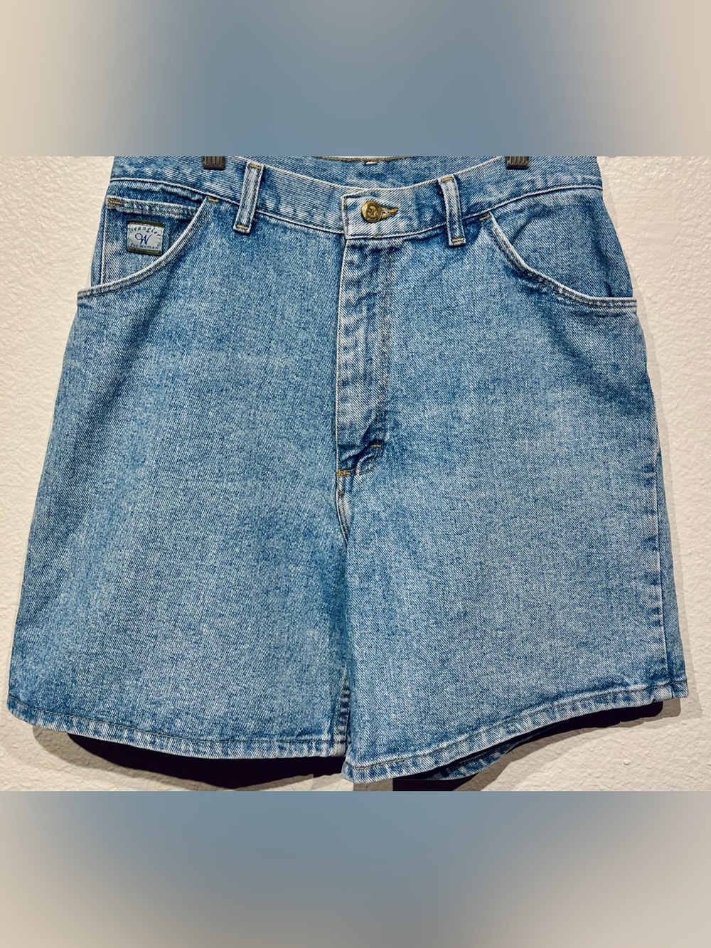 Vintage Wrangler Light Blue Denim Shorts - Size 30” Waist (Women’s)